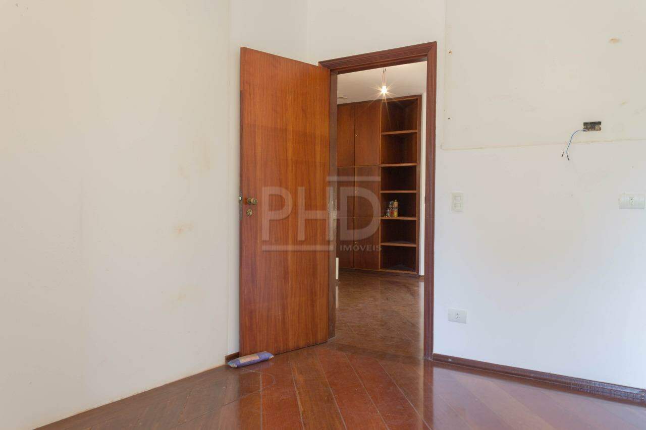 Sobrado à venda com 6 quartos, 298m² - Foto 35