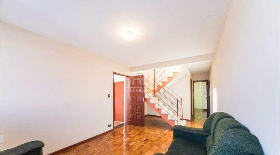 Casa para alugar com 5 quartos, 166m² - Foto 1