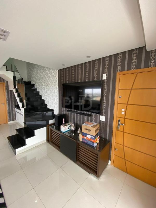 Cobertura à venda com 3 quartos, 250m² - Foto 2