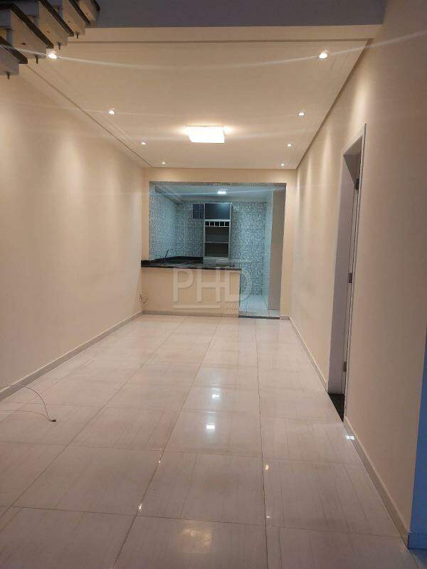 Sobrado à venda com 3 quartos, 208m² - Foto 2