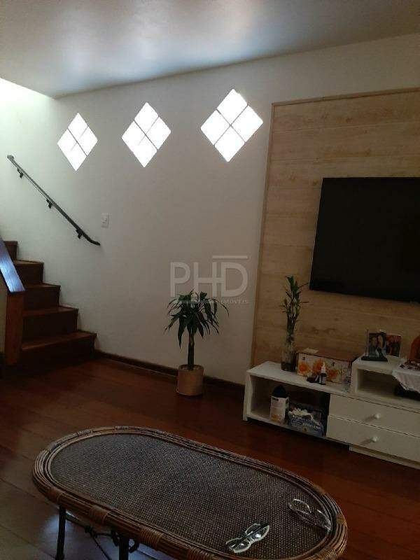 Sobrado à venda com 3 quartos, 186m² - Foto 1