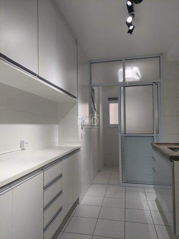 Apartamento à venda com 3 quartos, 90m² - Foto 7