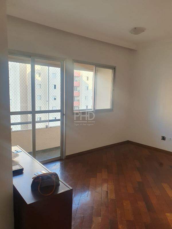 Apartamento à venda com 3 quartos, 70m² - Foto 1