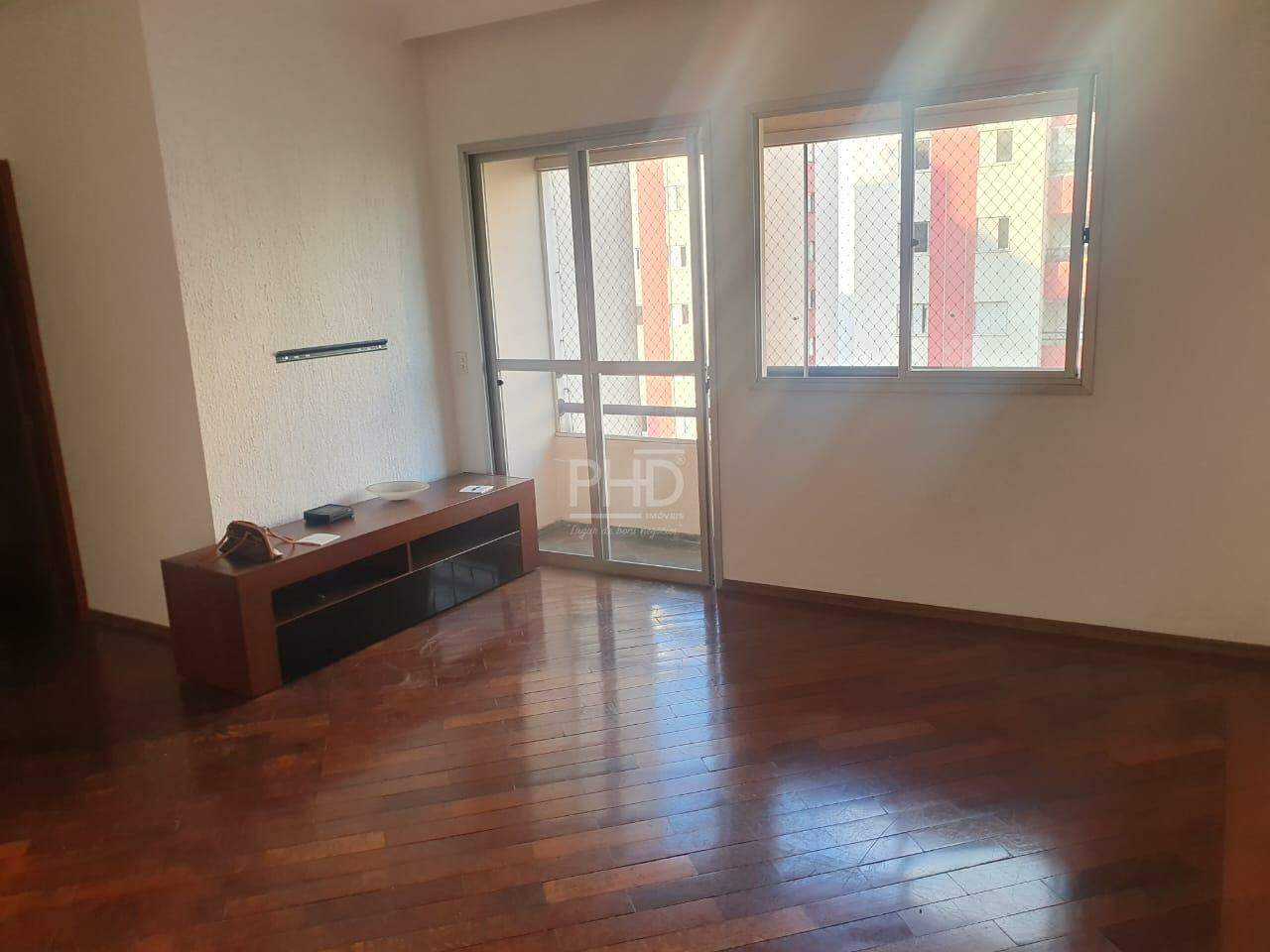 Apartamento à venda com 3 quartos, 70m² - Foto 2