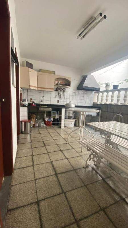 Sobrado para alugar com 3 quartos, 275m² - Foto 36