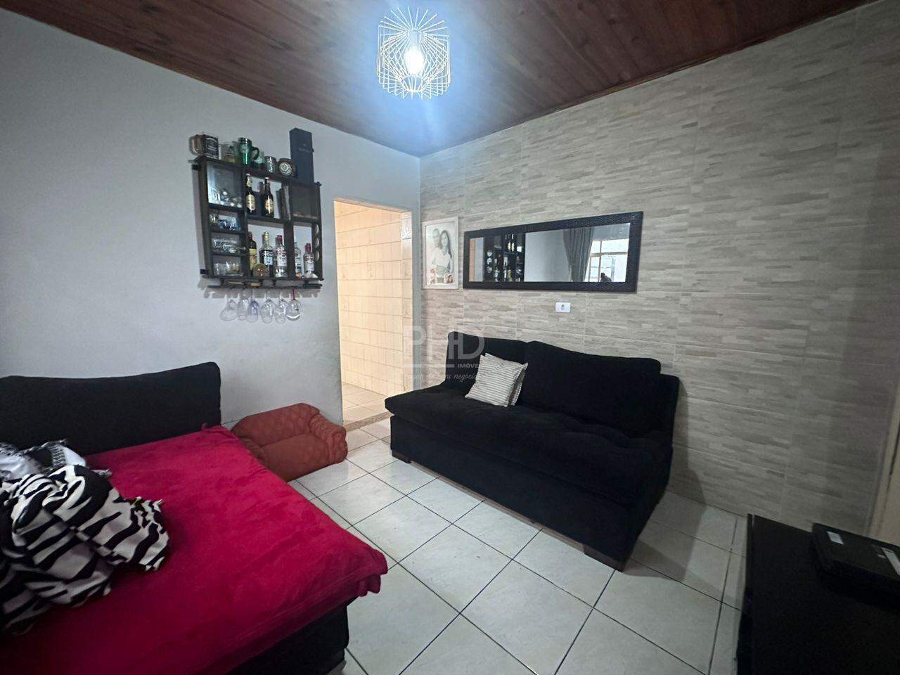 Casa à venda com 2 quartos, 110m² - Foto 2