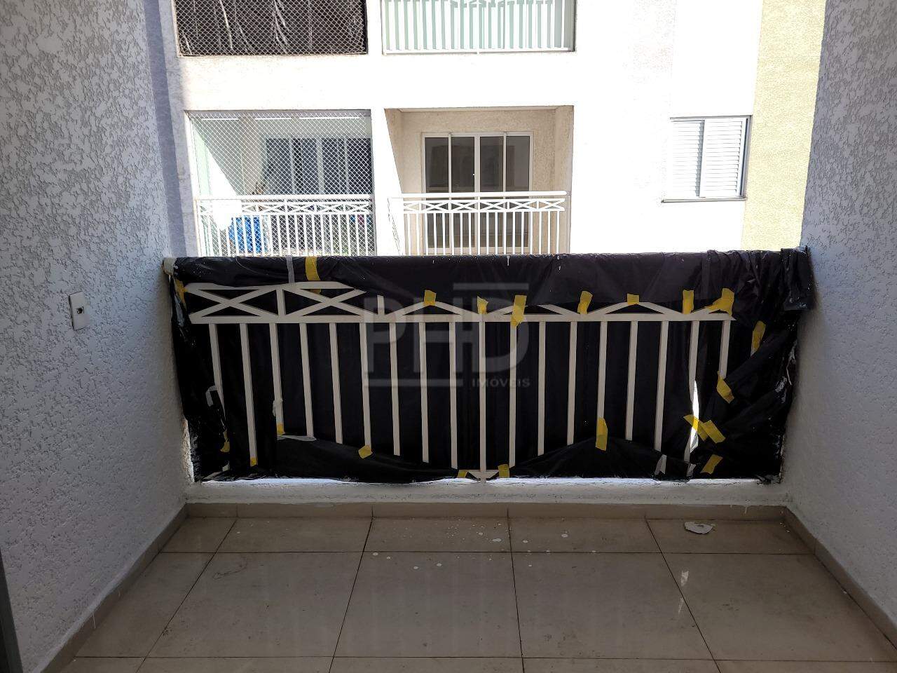 Apartamento à venda com 2 quartos, 64m² - Foto 2