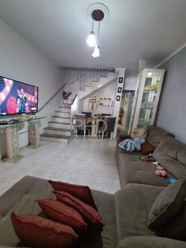 Sobrado à venda com 3 quartos, 215m² - Foto 1