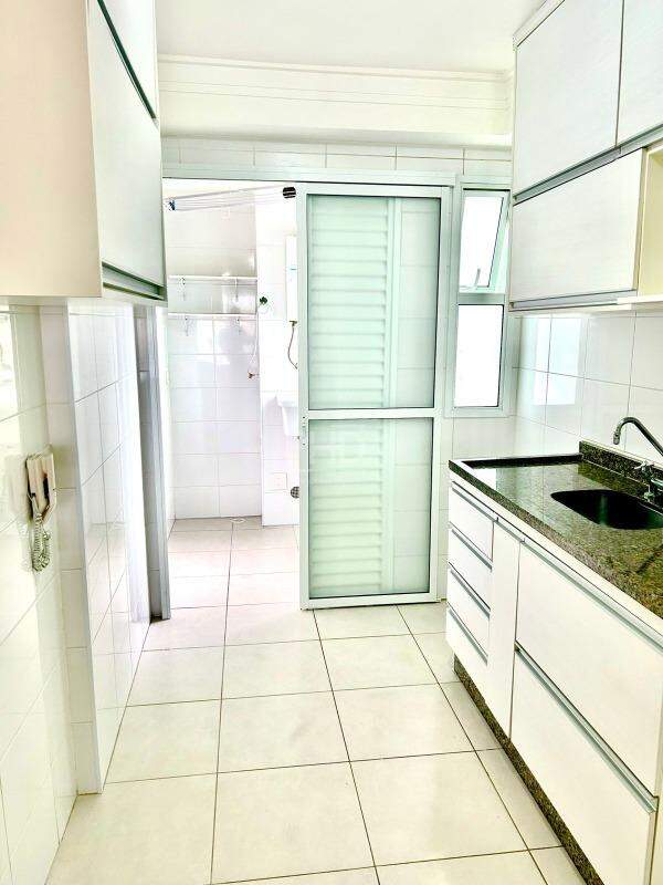 Apartamento à venda com 3 quartos, 83m² - Foto 16