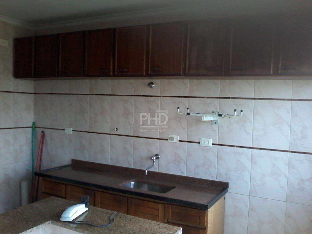 Apartamento para alugar com 2 quartos, 65m² - Foto 12