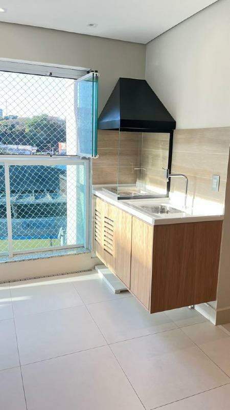 Apartamento à venda com 2 quartos, 96m² - Foto 2