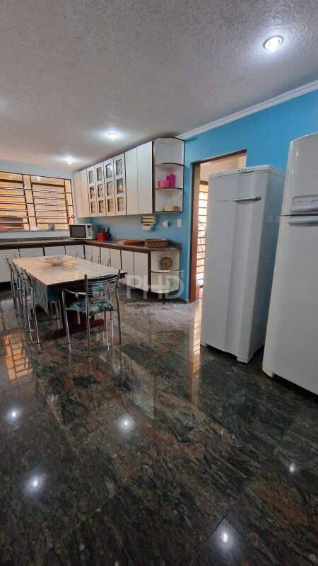 Sobrado à venda com 3 quartos, 258m² - Foto 14