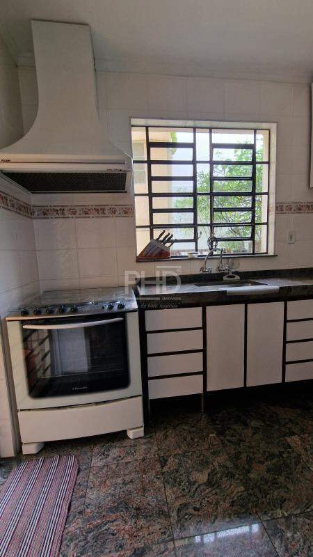 Sobrado à venda com 3 quartos, 258m² - Foto 9