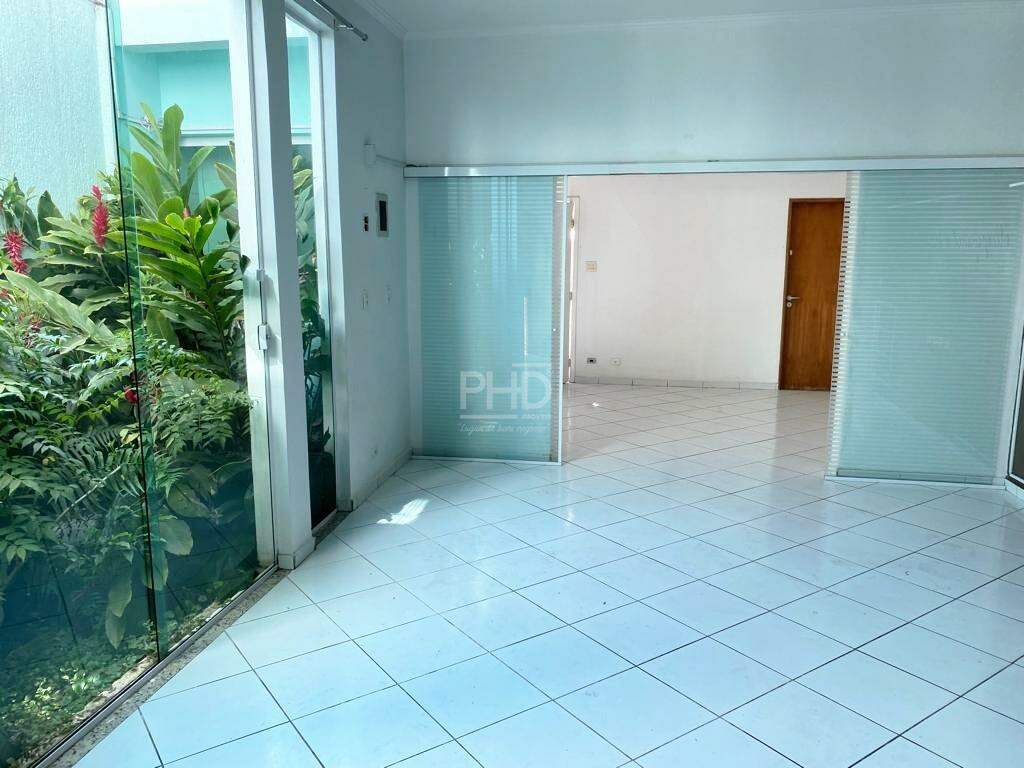 Sobrado à venda com 3 quartos, 240m² - Foto 2