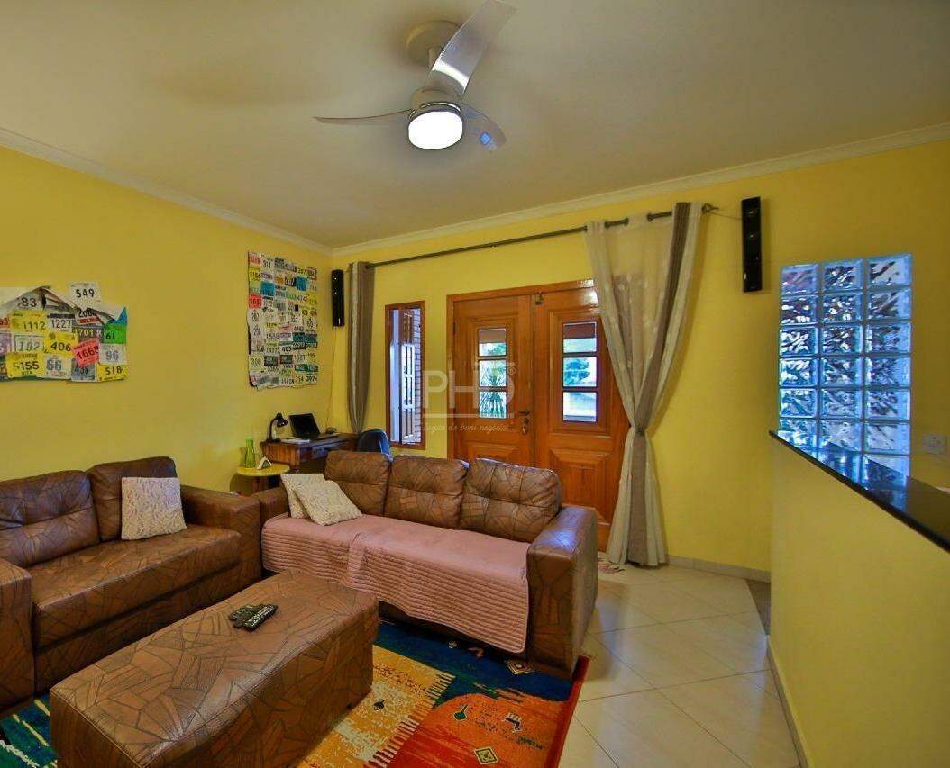 Sobrado à venda com 4 quartos, 206m² - Foto 1