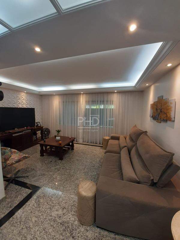 Sobrado à venda com 3 quartos, 282m² - Foto 1