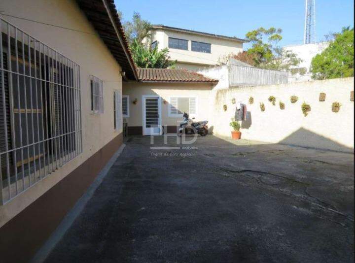 Casa à venda com 4 quartos, 381m² - Foto 27