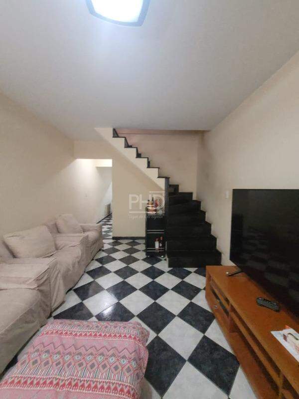 Sobrado para alugar com 2 quartos, 207m² - Foto 4