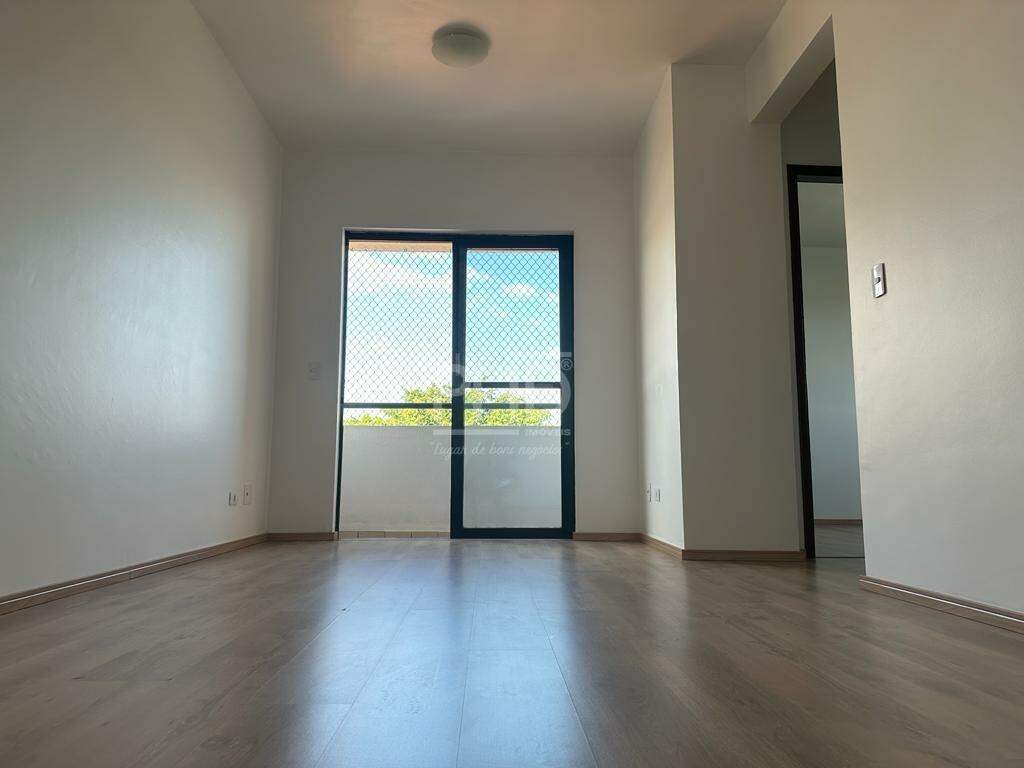 Apartamento à venda com 2 quartos, 57m² - Foto 2