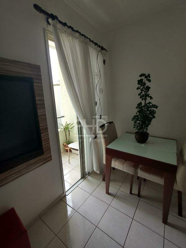 Apartamento à venda com 2 quartos, 43m² - Foto 2