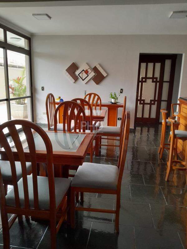 Apartamento à venda com 3 quartos, 200m² - Foto 29