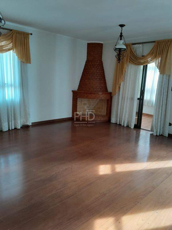 Apartamento à venda com 3 quartos, 200m² - Foto 4