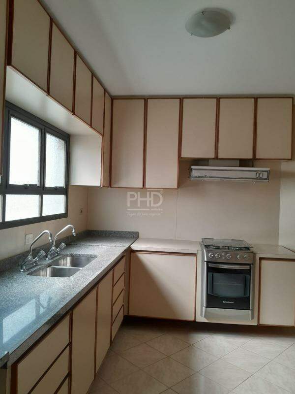 Apartamento à venda com 3 quartos, 200m² - Foto 8