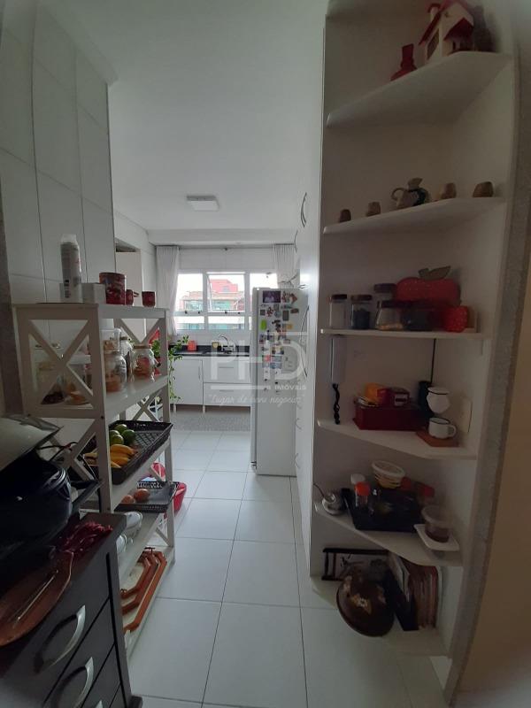 Apartamento à venda com 3 quartos, 145m² - Foto 15