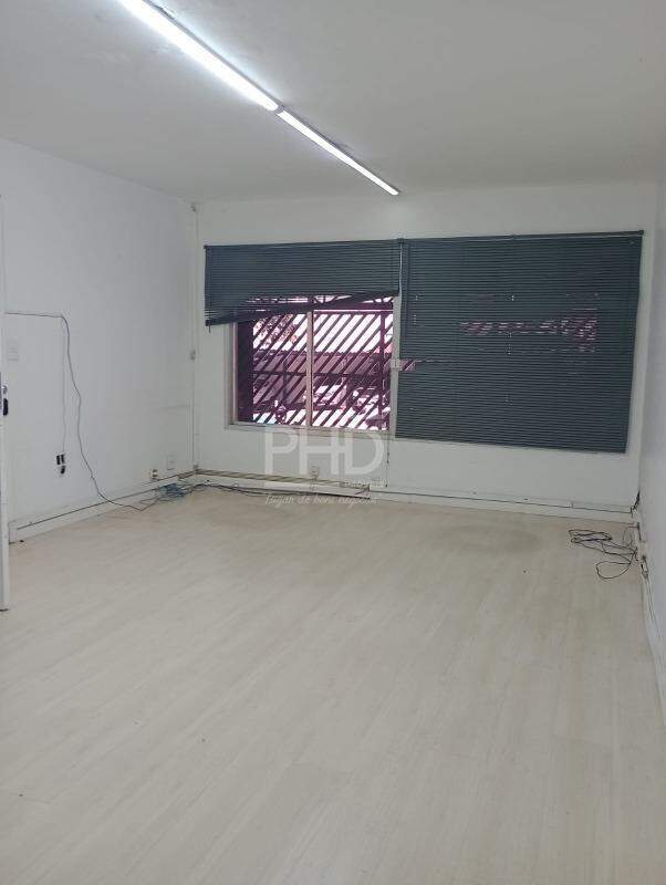 Sobrado para alugar com 3 quartos, 259m² - Foto 1