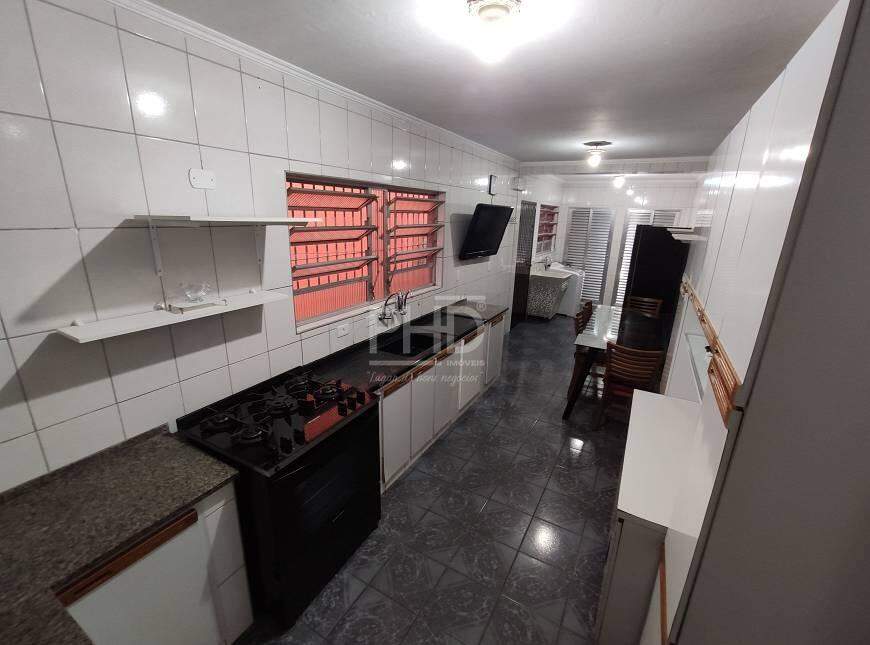 Sobrado à venda com 3 quartos, 178m² - Foto 1