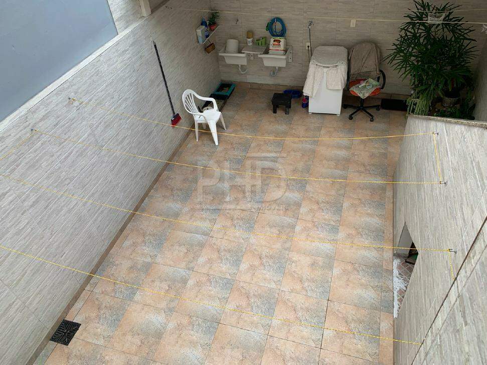 Sobrado à venda com 2 quartos, 210m² - Foto 11