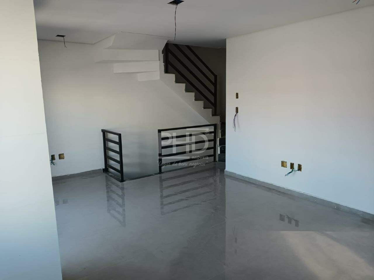 Sobrado à venda com 3 quartos, 105m² - Foto 1