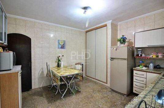 Sobrado à venda com 3 quartos, 254m² - Foto 8