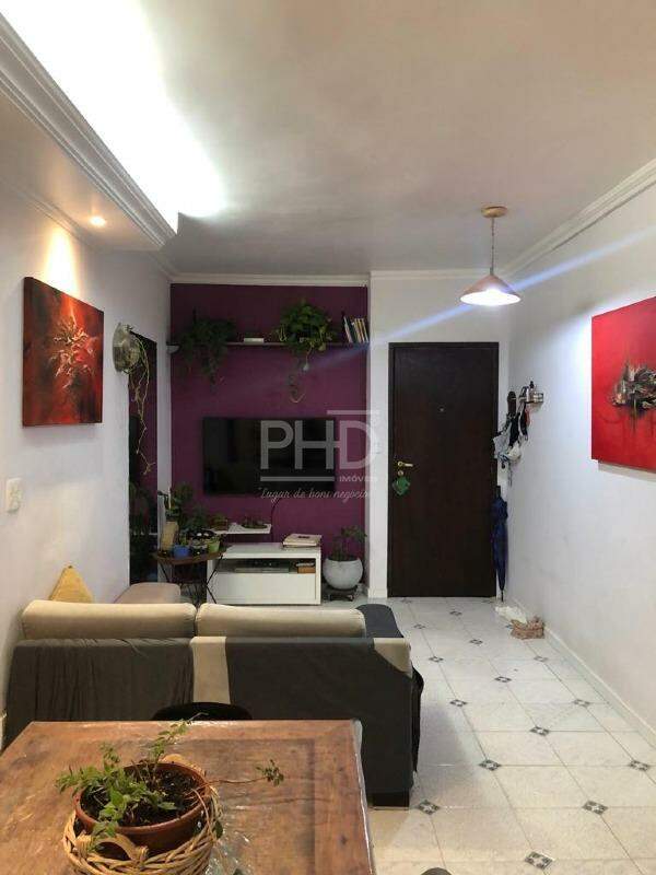 Apartamento à venda com 2 quartos, 72m² - Foto 1