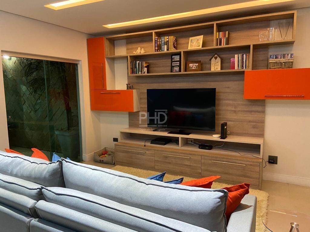 Sobrado à venda com 2 quartos, 160m² - Foto 2