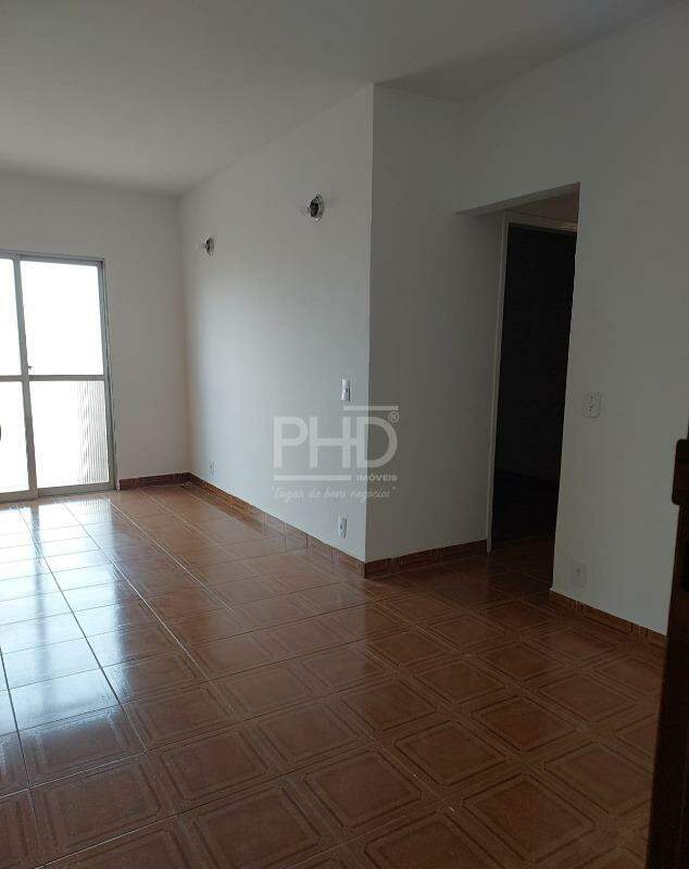 Apartamento à venda com 2 quartos, 70m² - Foto 1