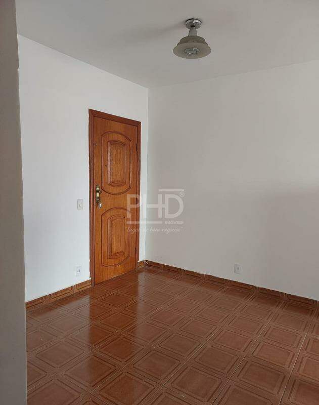 Apartamento à venda com 2 quartos, 70m² - Foto 2