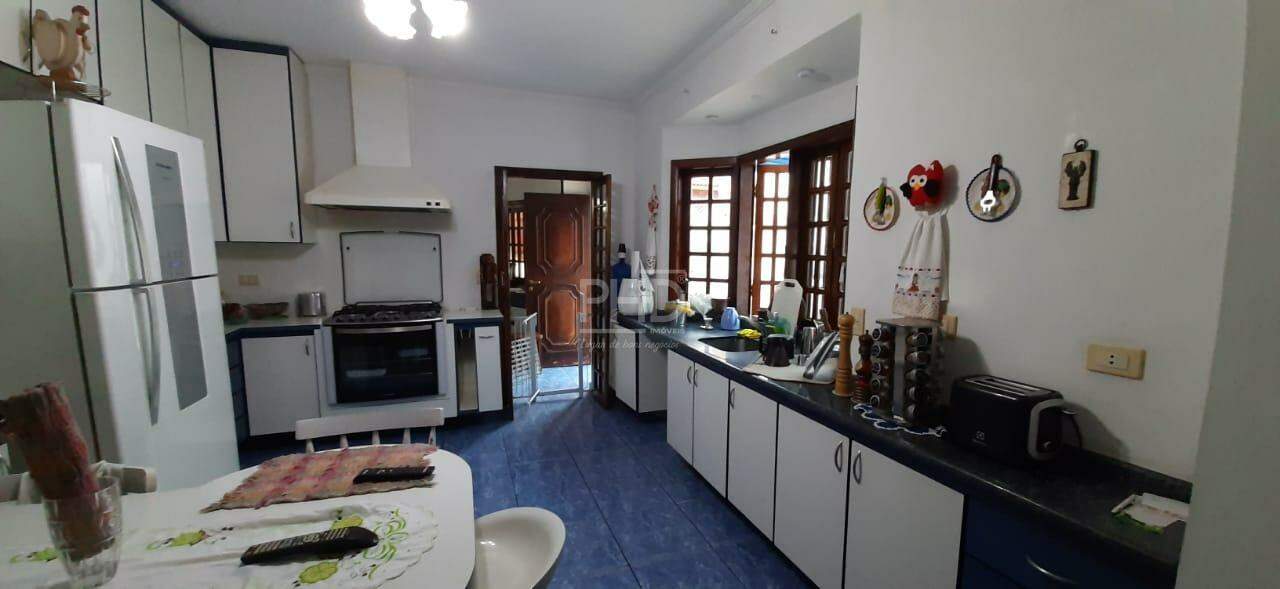 Sobrado à venda com 3 quartos, 239m² - Foto 9