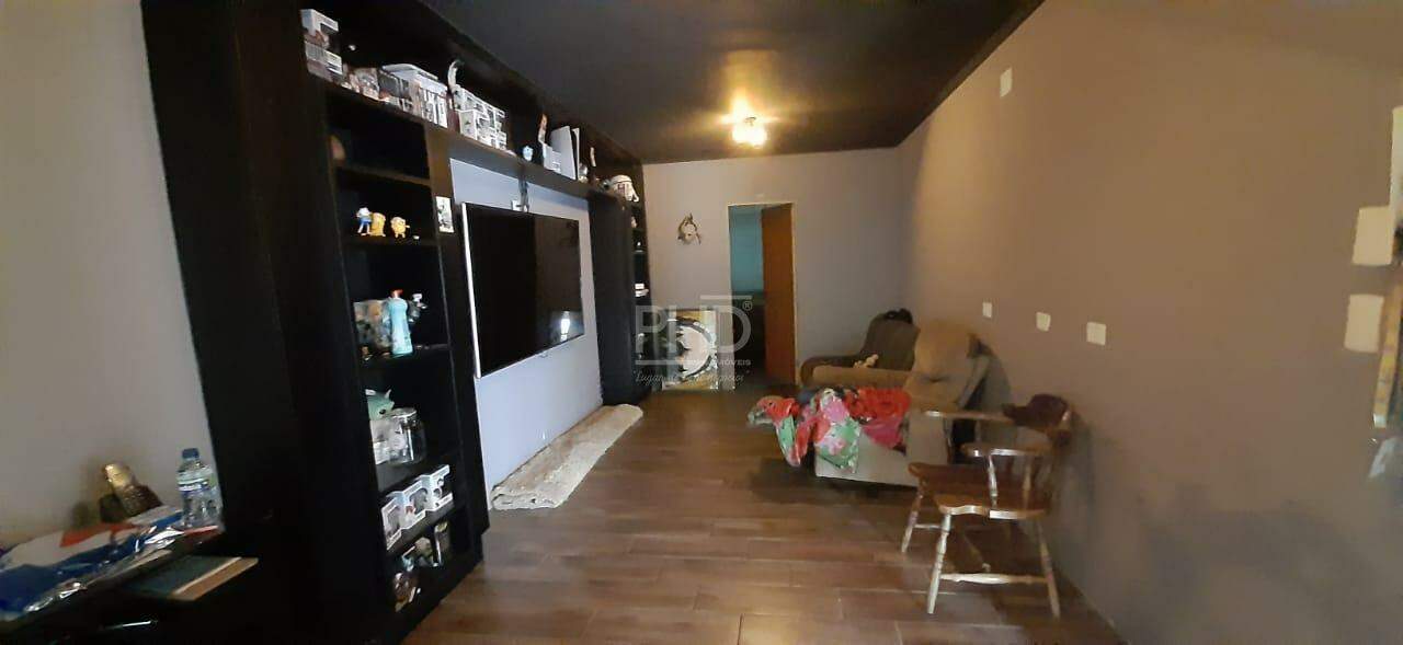 Sobrado à venda com 4 quartos, 300m² - Foto 1