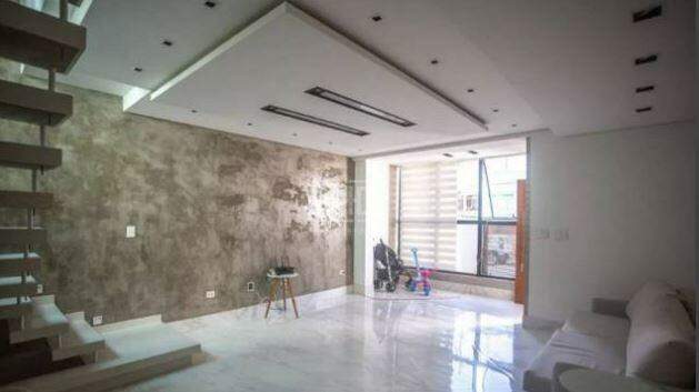 Sobrado à venda com 3 quartos, 314m² - Foto 1