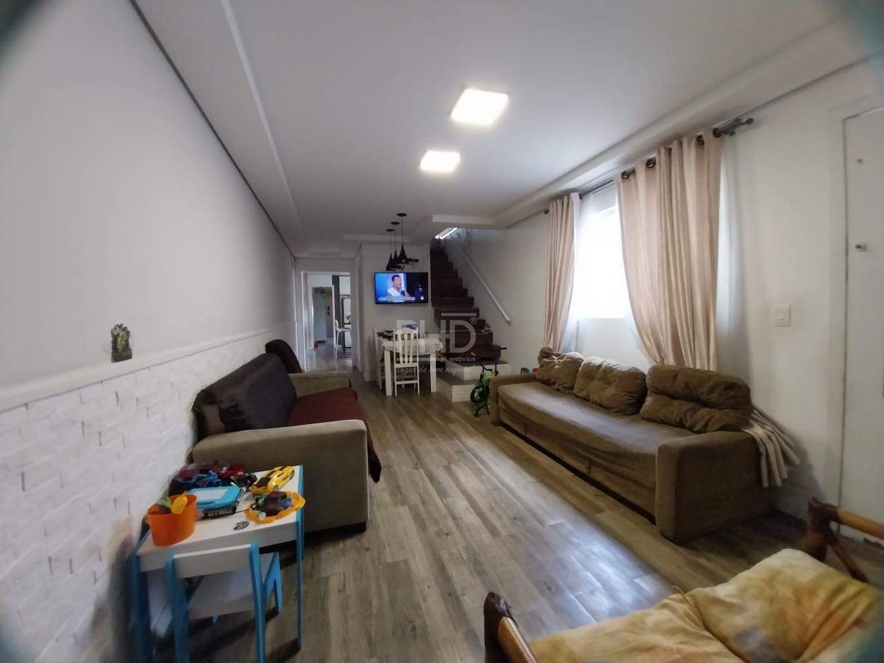 Sobrado à venda com 2 quartos, 145m² - Foto 1