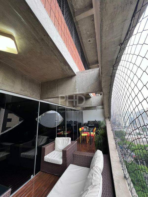 Cobertura à venda com 3 quartos, 250m² - Foto 13