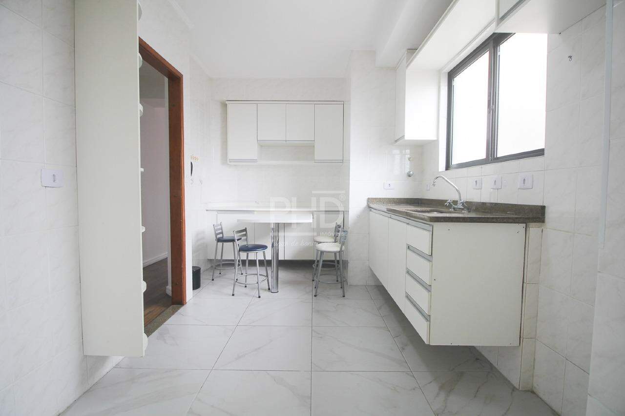 Apartamento para alugar com 2 quartos, 80m² - Foto 12