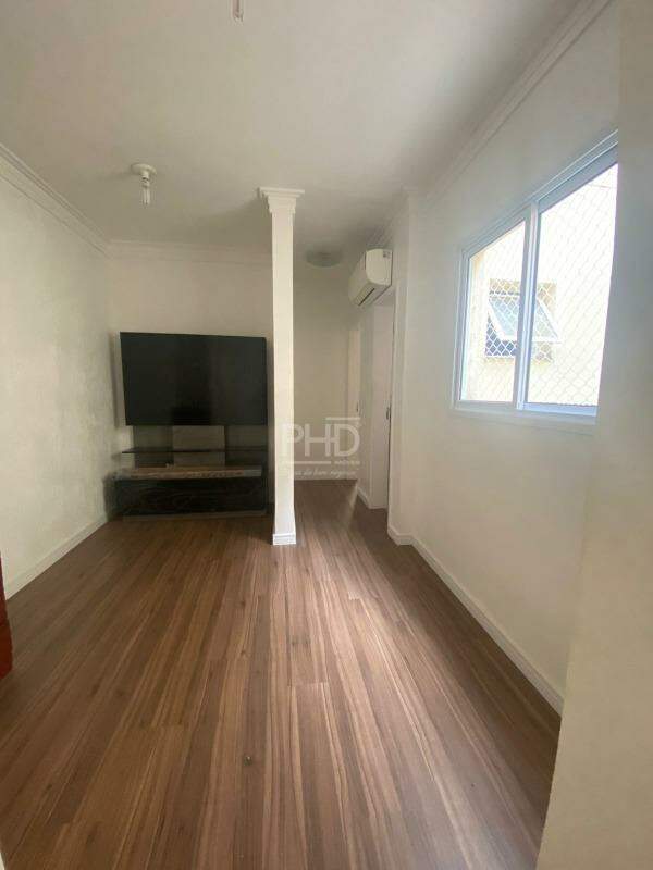 Cobertura à venda com 2 quartos, 76m² - Foto 2