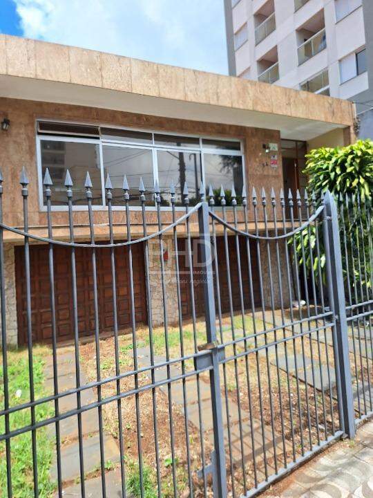 Casa à venda com 4 quartos, 350m² - Foto 1