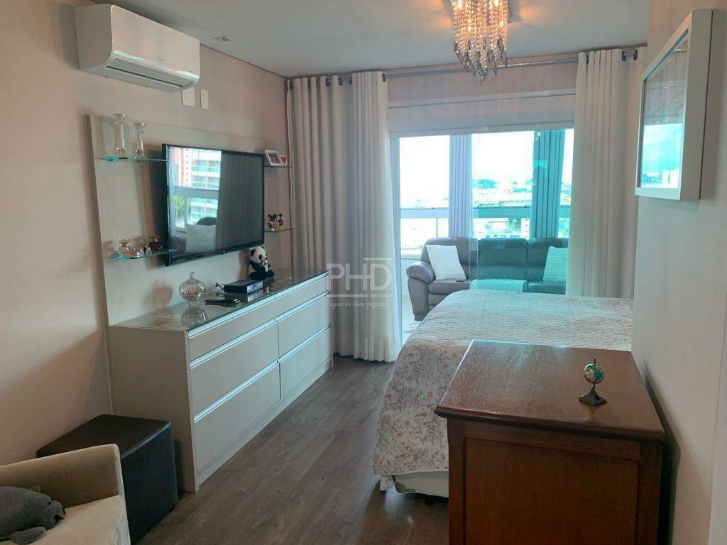 Apartamento à venda com 3 quartos, 150m² - Foto 17