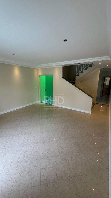 Sobrado à venda com 3 quartos, 127m² - Foto 2