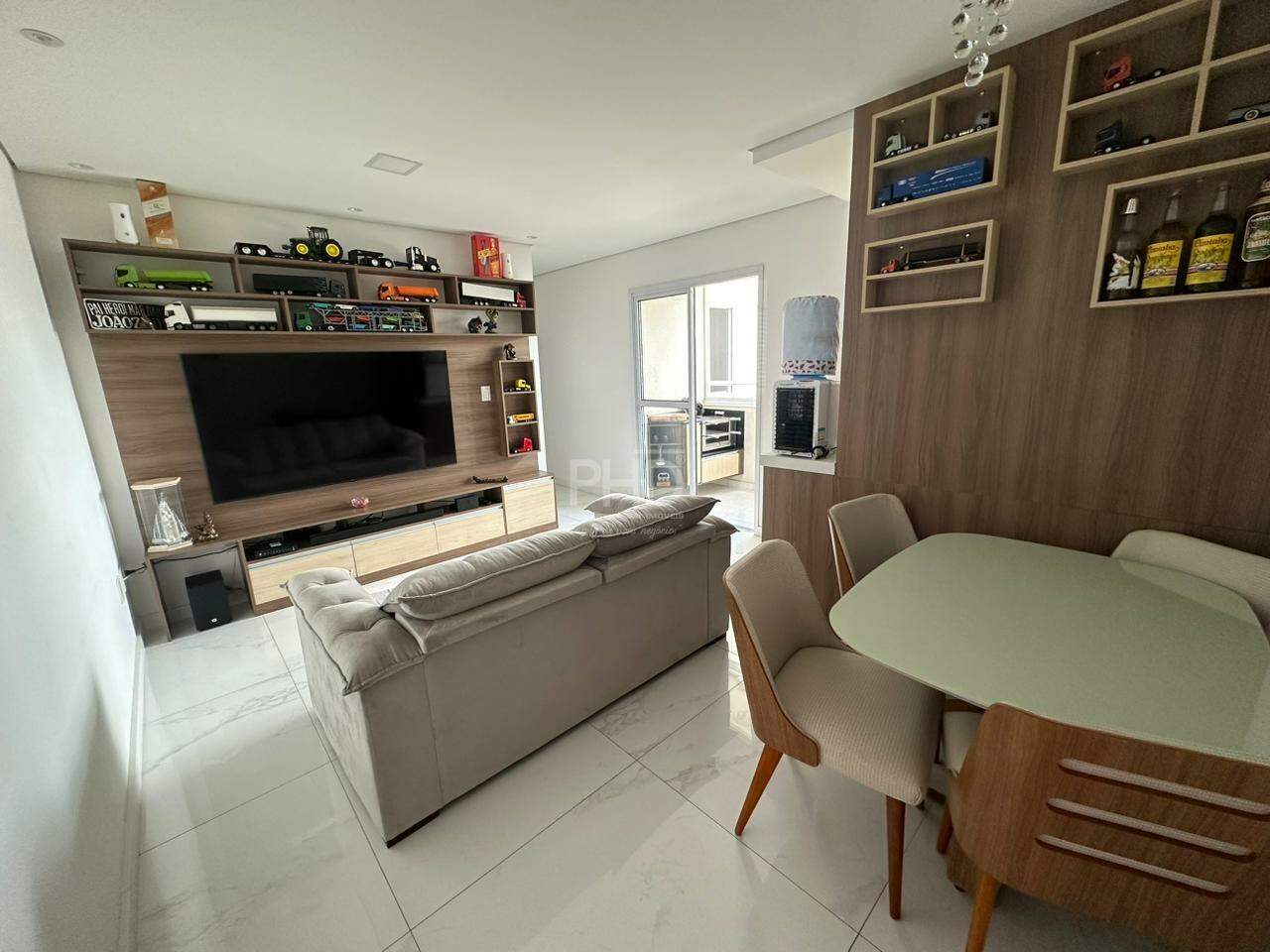 Apartamento à venda com 3 quartos, 68m² - Foto 2