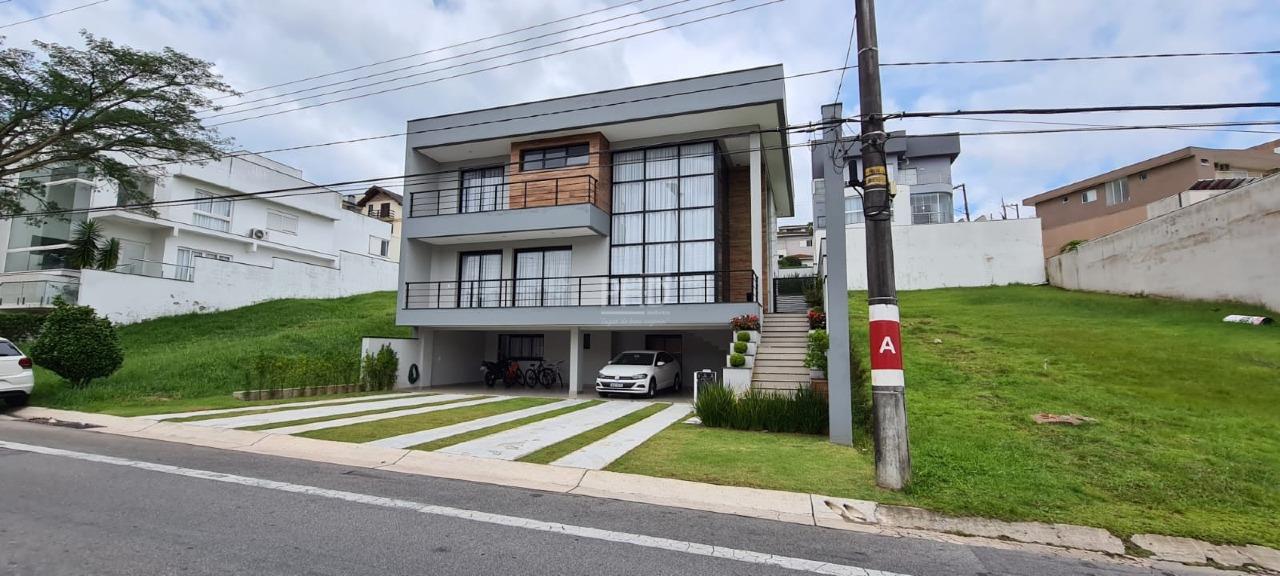 Casa de Condomínio à venda com 3 quartos, 400m² - Foto 1