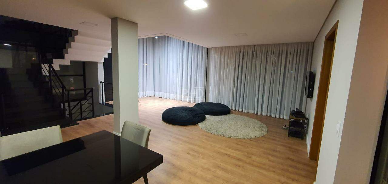 Casa de Condomínio à venda com 3 quartos, 400m² - Foto 9